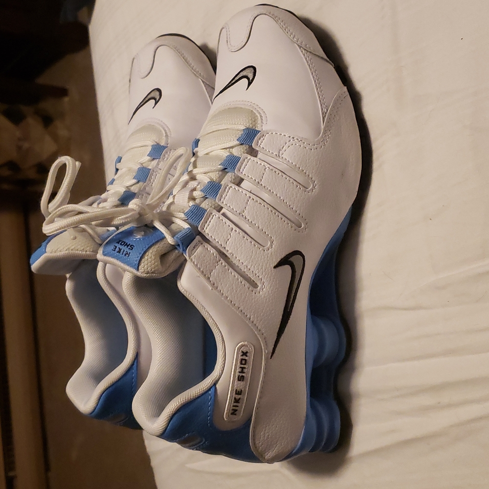 Womens  nike shoxs